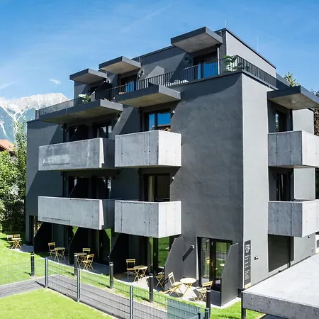 Blackhome Tivoli * Innsbruck