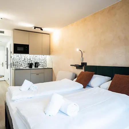 Blackhome Tivoli Apartman *